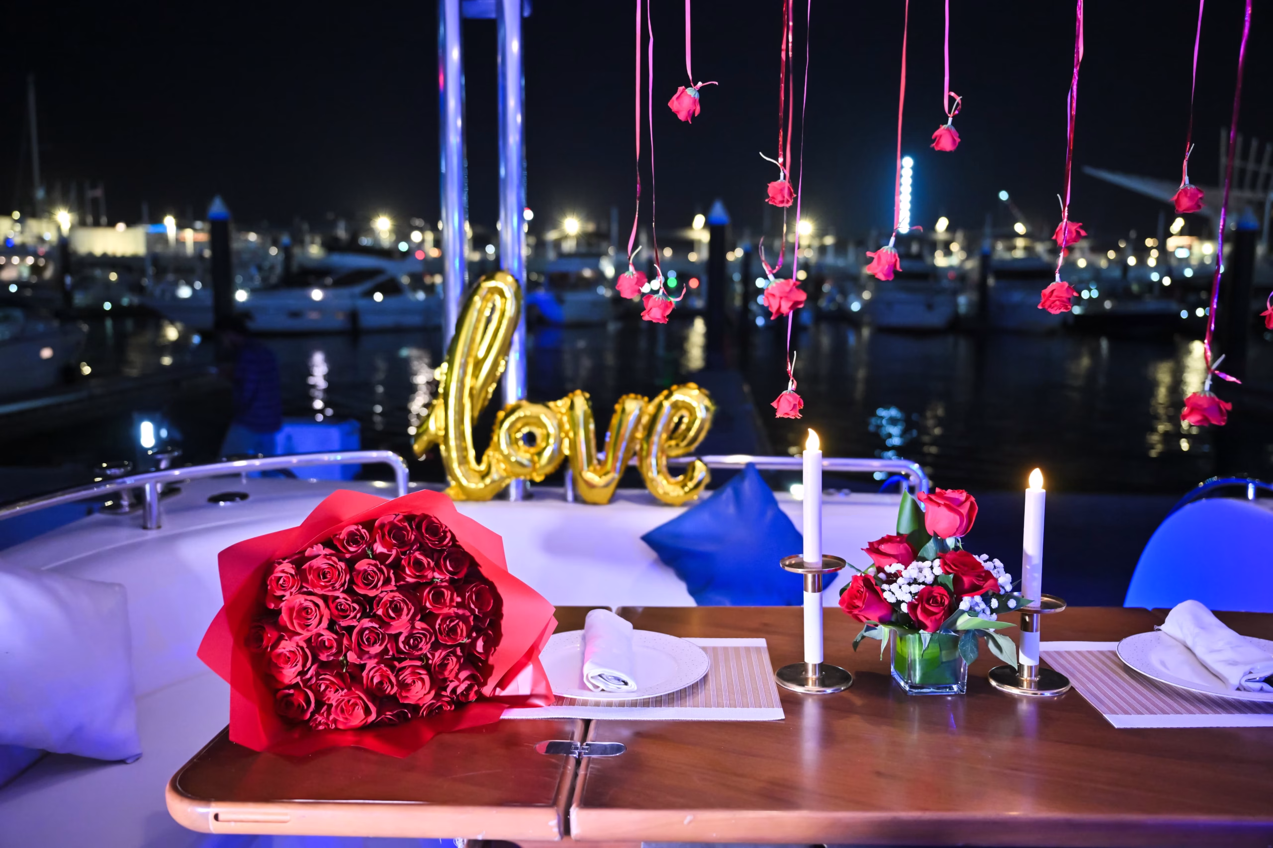Romantic dinner yacht cruise Dubai Marina