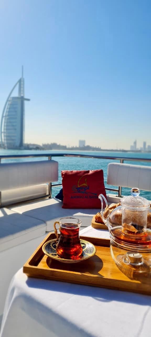 Private morning boat trip near Burj Al Arab with breakfast