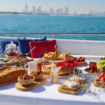 Breakfast Yacht Tour