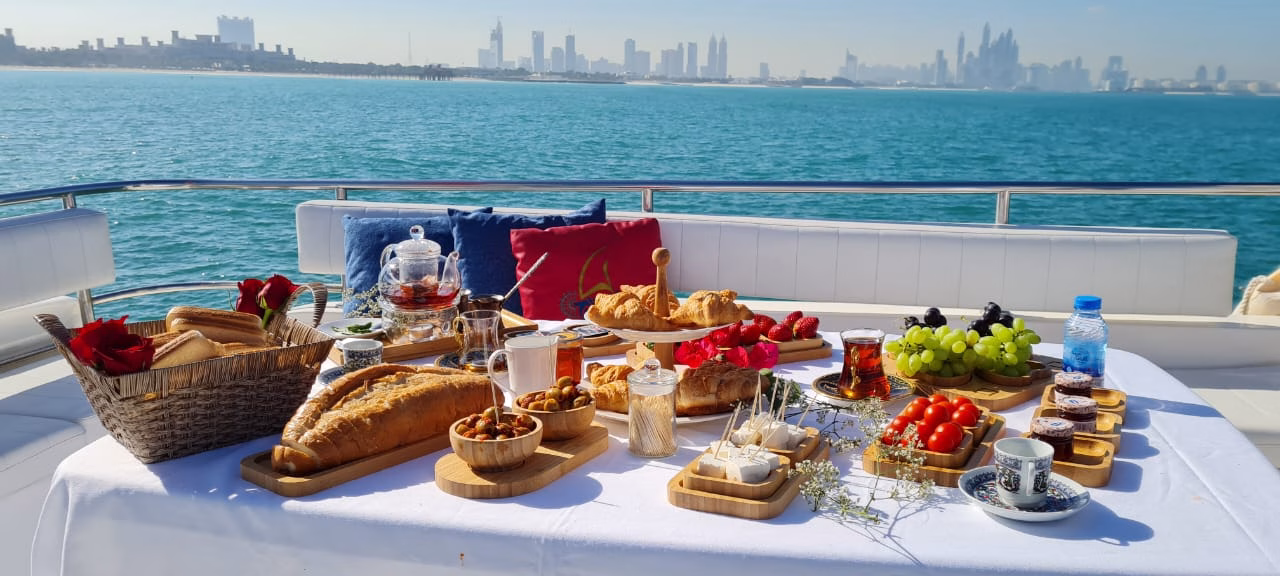 Breakfast Yacht Tour