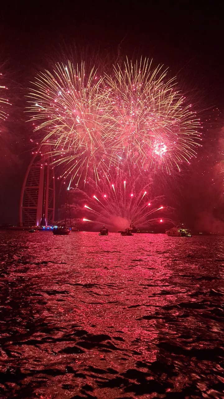 dubai new year firworks ...