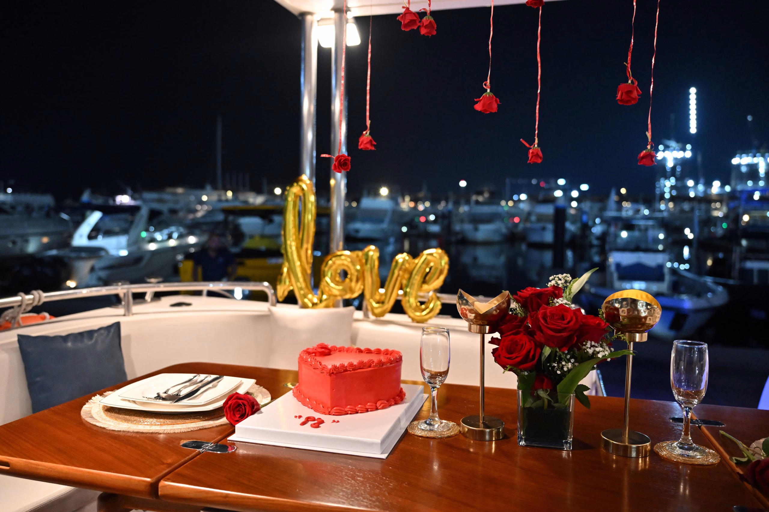 romantic sunset yacht cruise to atlantis for couples dubai marina