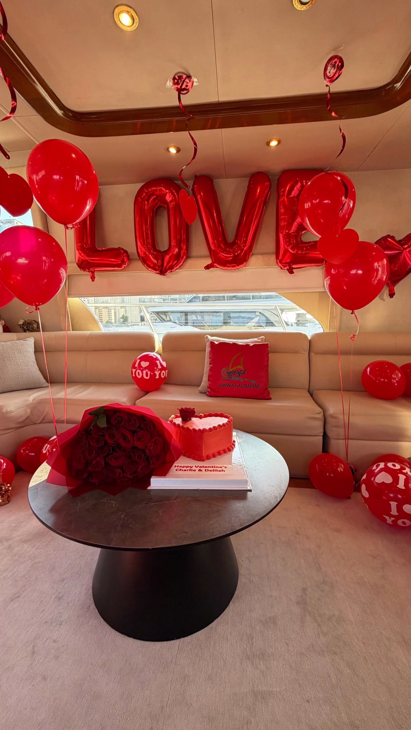 Private romantic yacht dinner for couples in Dubai
