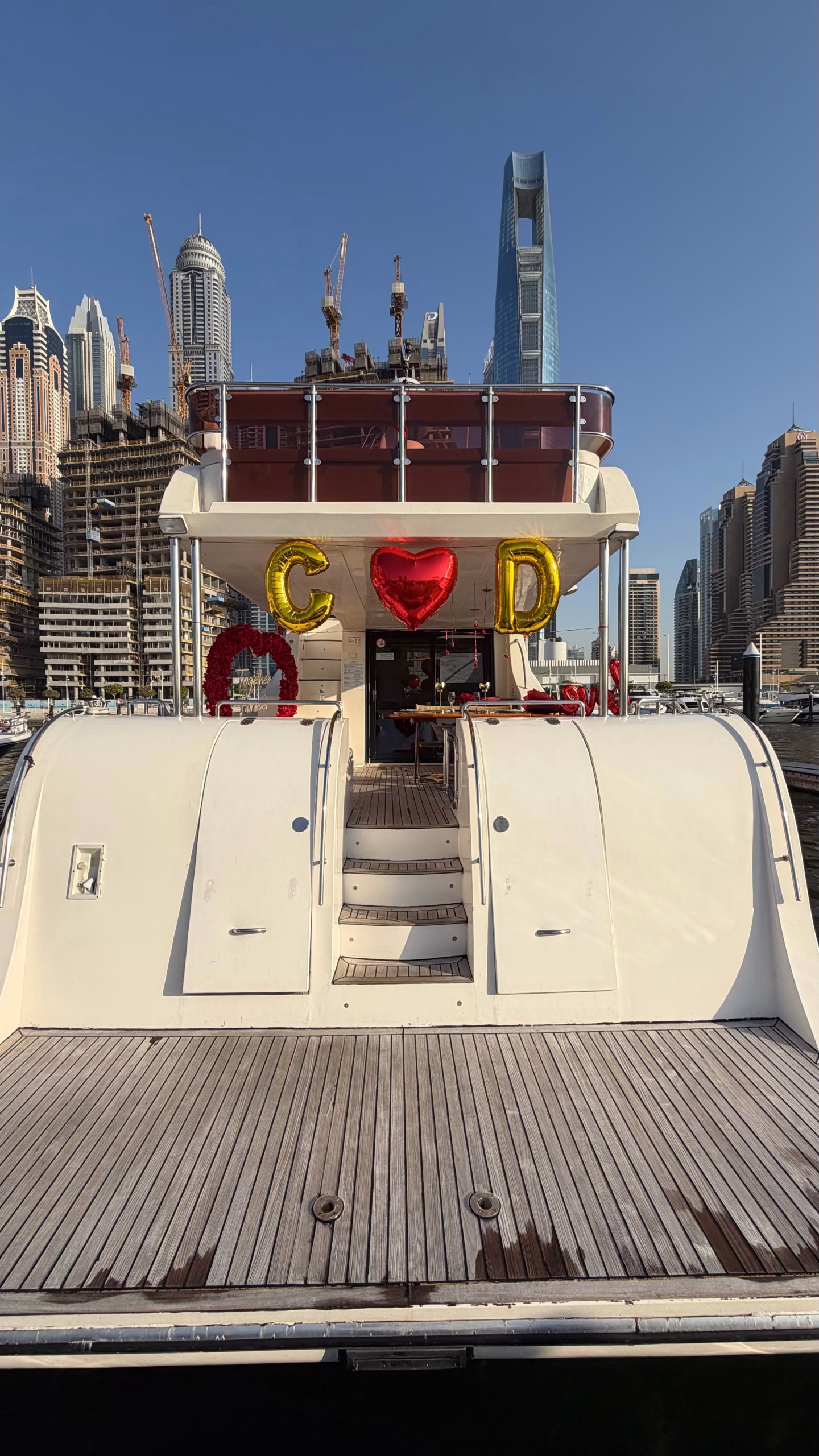 Proposal yacht Dubai romantic setup