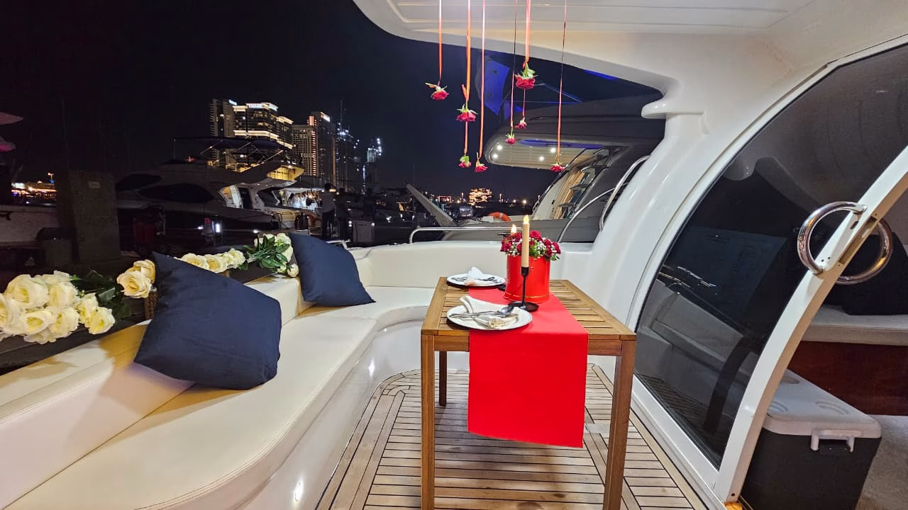 Private romantic dinner in Dubai for couples on yacht