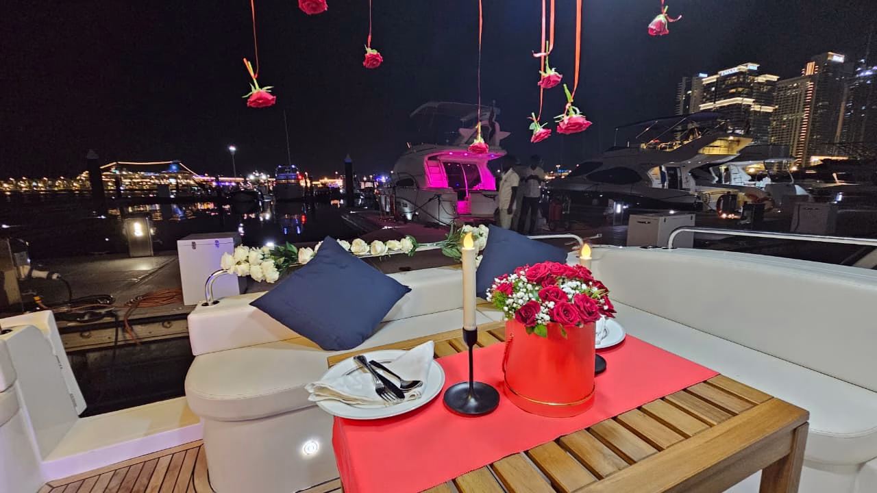 Luxury romantic private dining yacht Dubai