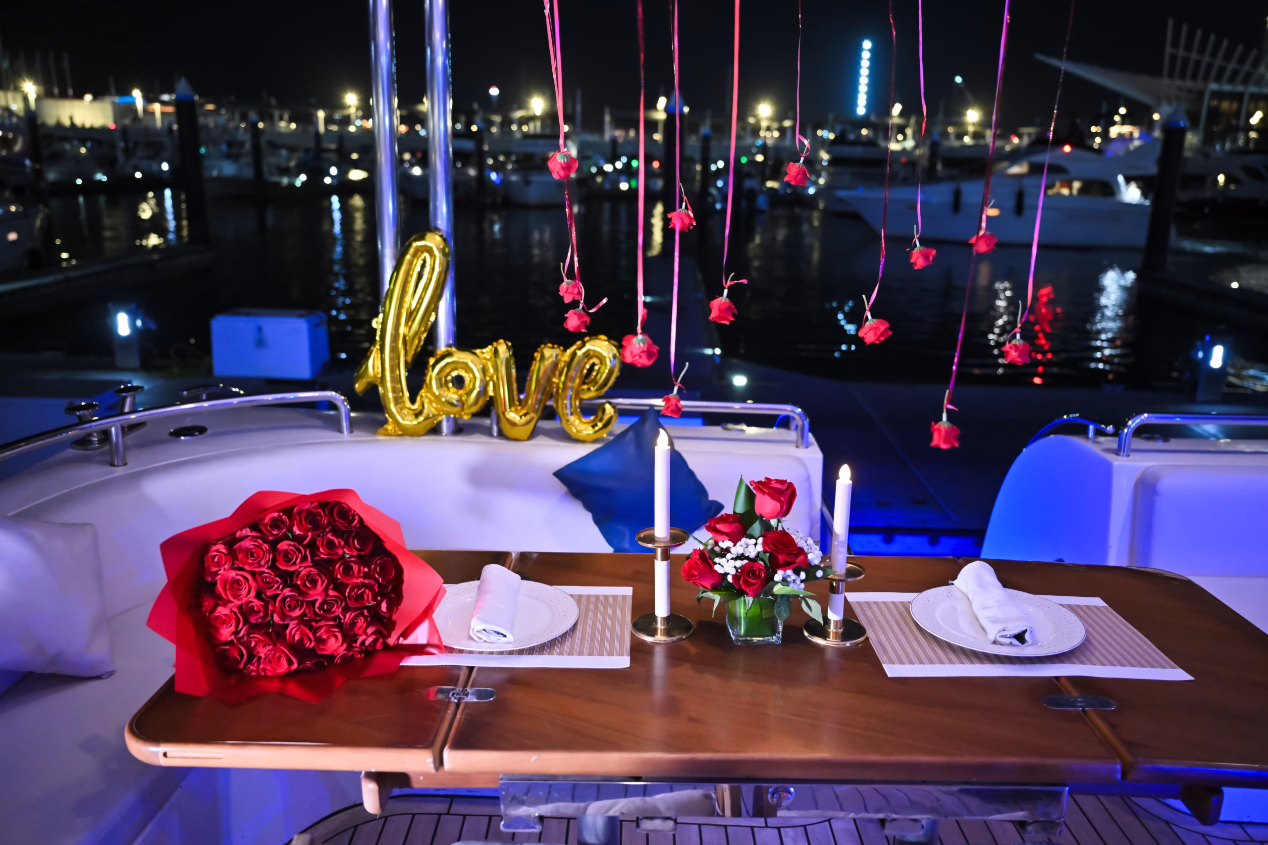 Luxury romantic yacht dinner in Dubai Marina for couples